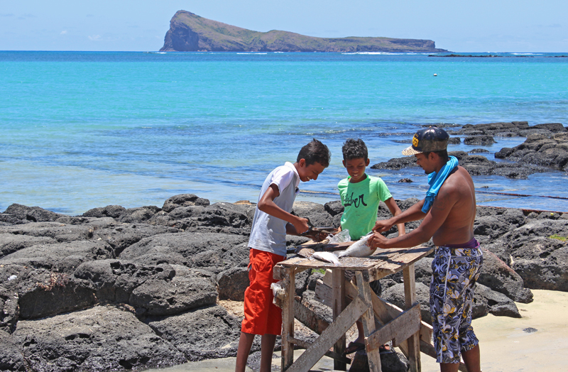 fishermen-mauritius