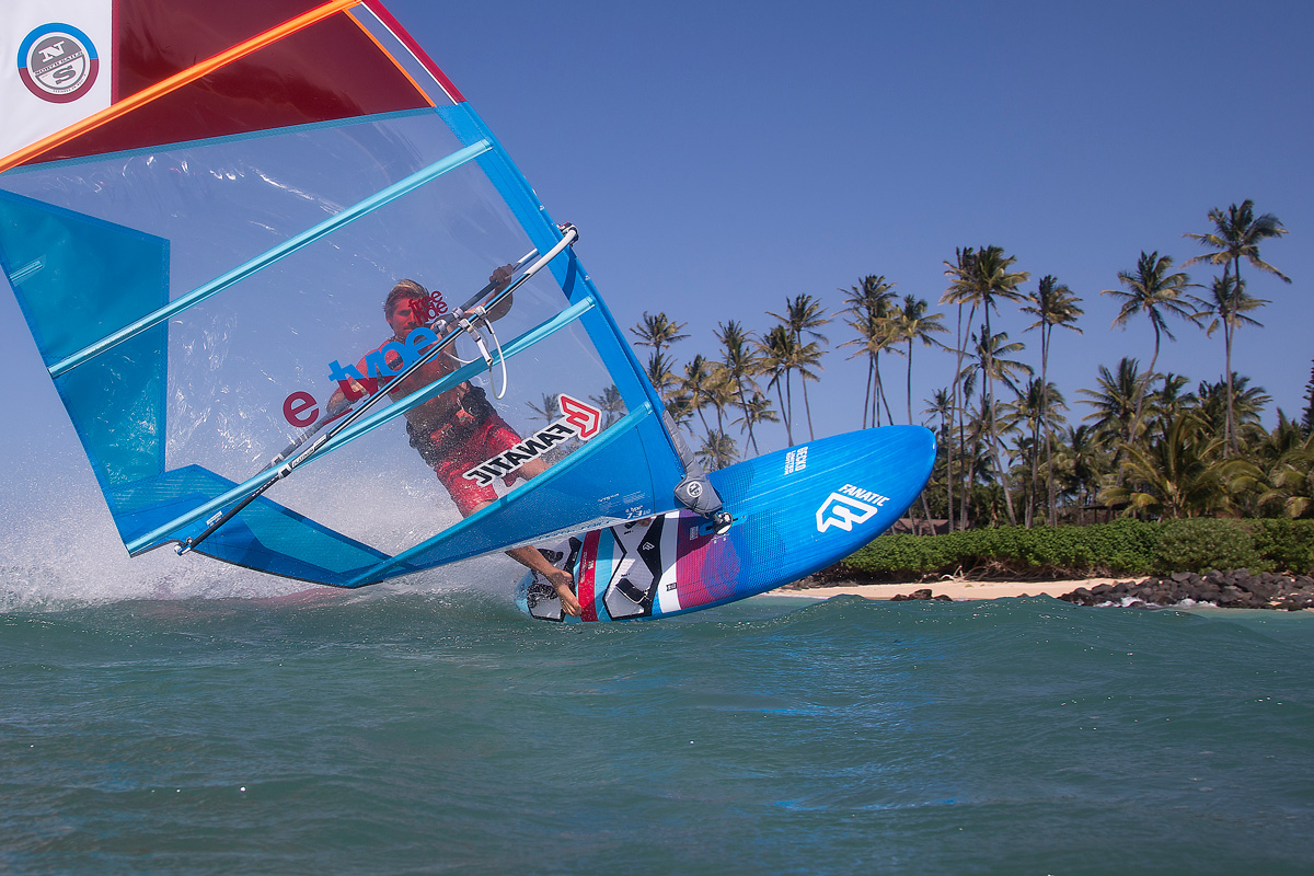 windsurf-gybe