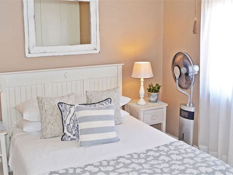 Langebaan Family Cottage, Langebaan - windsurf holidays