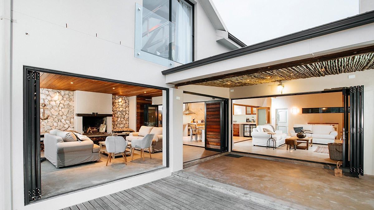 Langebaan Luxury Villa, Langebaan - windsurf holidays
