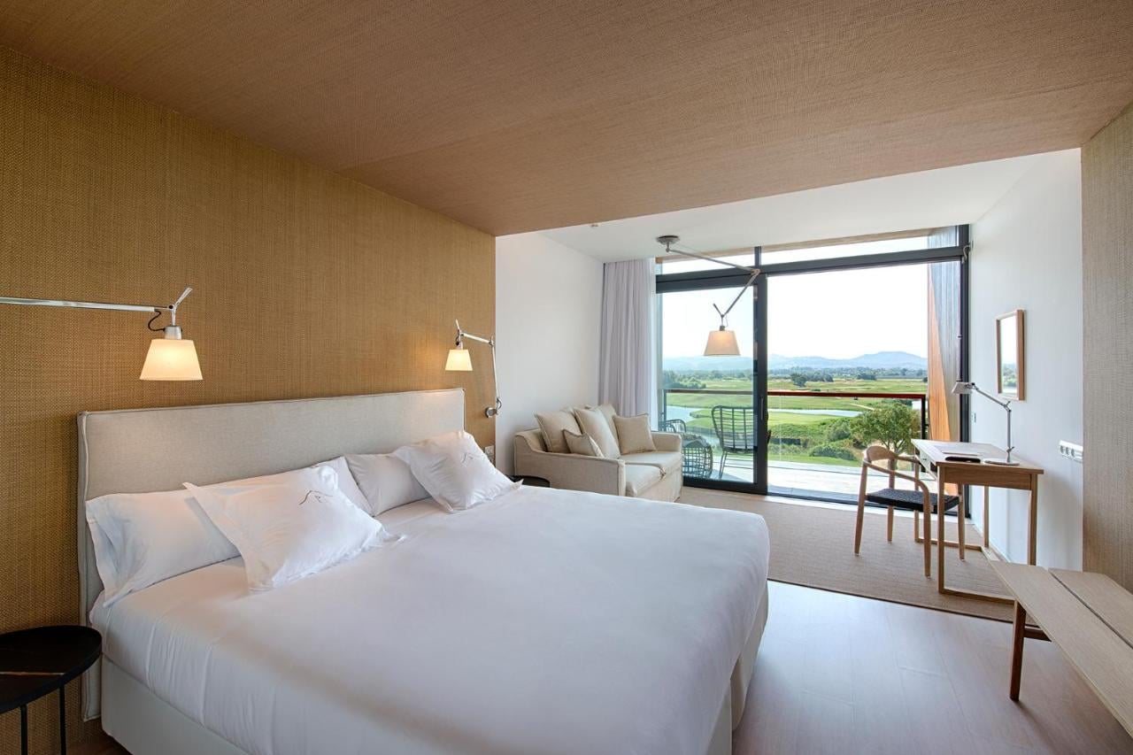 Hotel Terraverda, Golf De Roses - windsurf holidays