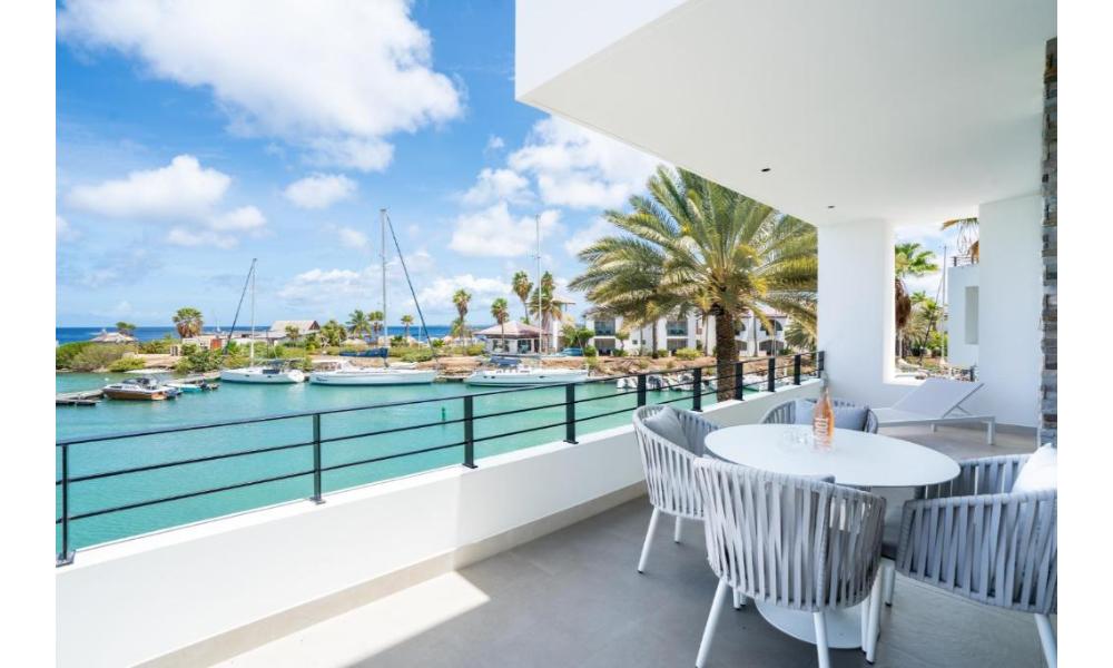 Van Der Valk Plaza Beach Resort Bonaire, Bonaire - windsurf holidays